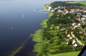 Rügen Luftaufnahme Altefähr Ort und Hafen